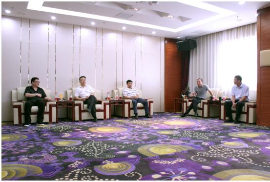 龍巖市委常委、永定區(qū)委書記王金福一行蒞臨絲巢考察指導(dǎo)