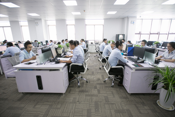 開衣之戀干洗加盟店，創(chuàng)業(yè)掙錢就是那么簡單！