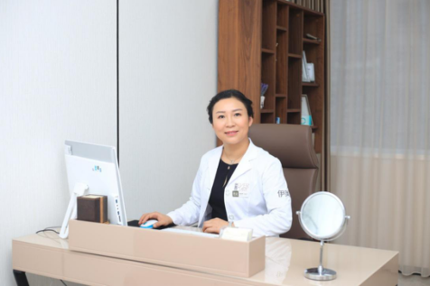 青島伊美爾劉曉杰主任：為醫(yī)者最大的幸福，莫過于來自顧客的笑容