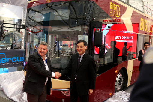 安凱出征比利時車展 發(fā)布全球首輛純電動雙層敞篷客車